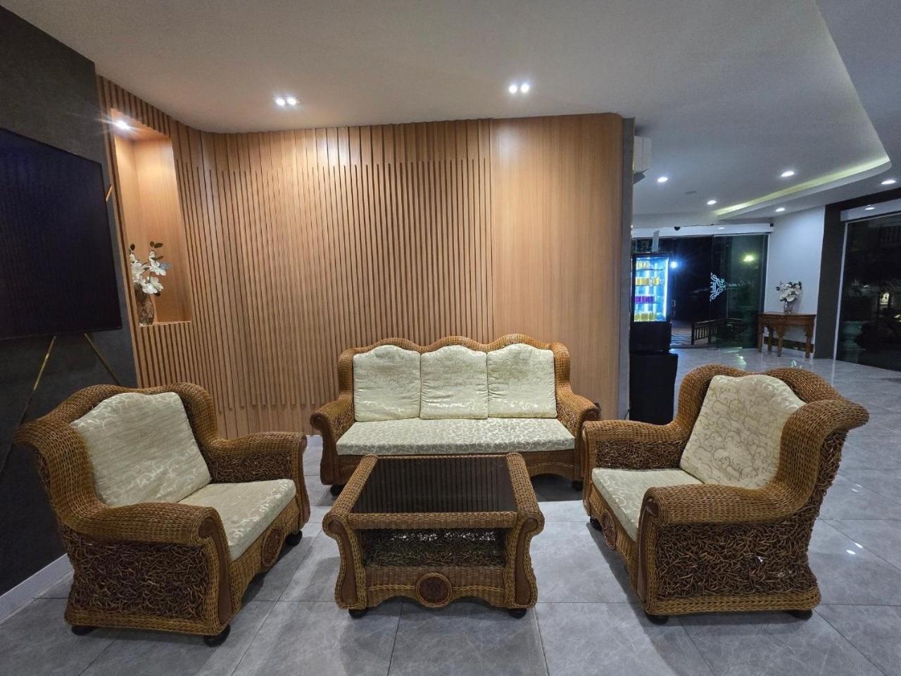 Lhc Hotel And Resort Pattaya Εξωτερικό φωτογραφία